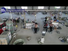 A vista aérea leva-o a ver a fábrica de arame farpado.