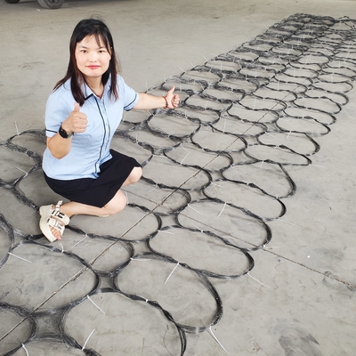 Ukrainian Tank Winding Wire Mesh Tanque Barreira Wire Mesh Segurança Tanque Barreira Segurança Invisível Drone Rede vedação Barreira Wire Obsta