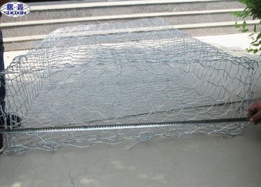 O Pvc revestiu a rede de arame sextavada galvanizada da parede de retenção da parede de 2mm Gabion