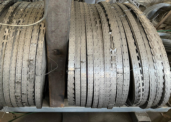 Anti-Climb Razor Barbed Wire Concertina bobina única CBT-65