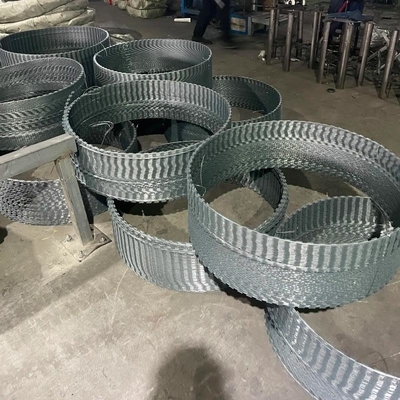 BTO-22 Razor Wire For Explosion Proof Mesh Gabion Containers Anti Impact Hot Dipped Galvanizado Barreiras Defensivas