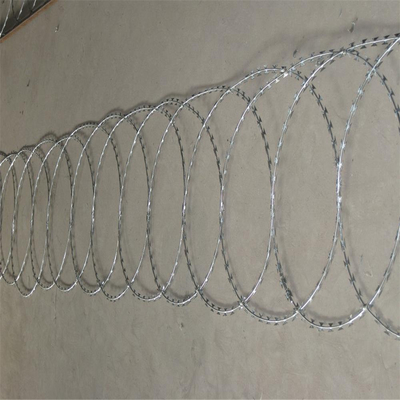 BTO-22 Galvanizado 90cm Diâmetro da bobina Concertina Razor Barbed Wire para parede de proteção