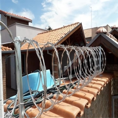 90cm CBT-65 Concertina aço inoxidável Razor Barbed Wire para vedação de proteção do aeroporto