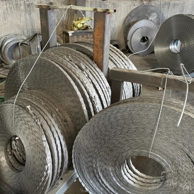 Galvanizado Preço Competitivo Razor Bared Wire Concertina Barbed Protection Fence