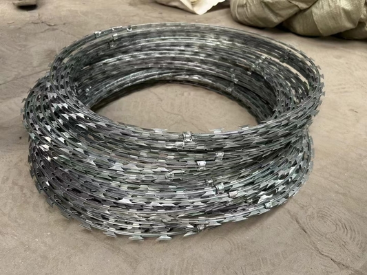 Arame farpado galvanizado arame anti-escalada pássaro protector lâmina espinhos barbeiro arame