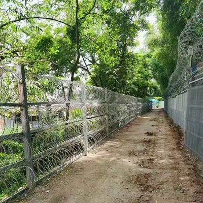 Filho de Barbear Galvanizado Blade Barbed Wire Bto-22 Concertina Double Strand Razor Wire Mesh