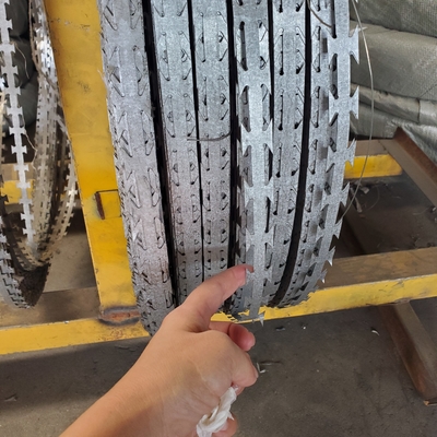 Barbeador de arame farpado para proteção de propriedade forte e durável