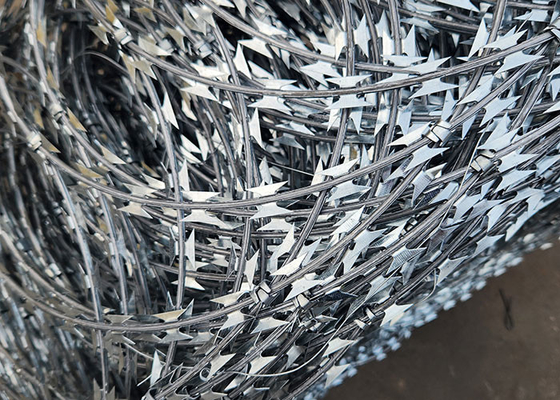 Fábrica de Produção resistente à ferrugem Razor Fencing Wire Concertina Barbed Wire Coil