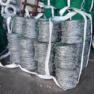 Fábrica Hot Dip Galvanized Barbed Wire For Mesh Security Fencing 12,5 Gauge 18 Gauge PVC revestido de ferro Barbed Wire