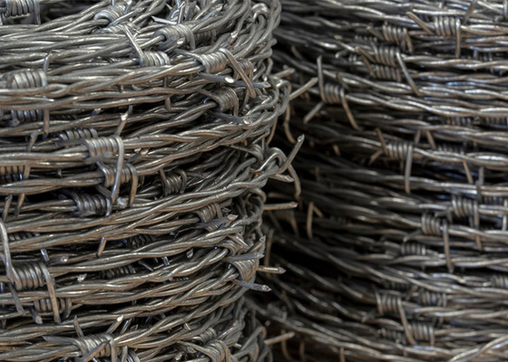 Proteção de construção de vedação 1.8mm duplo fio tradicional galvanizado de arame farpado