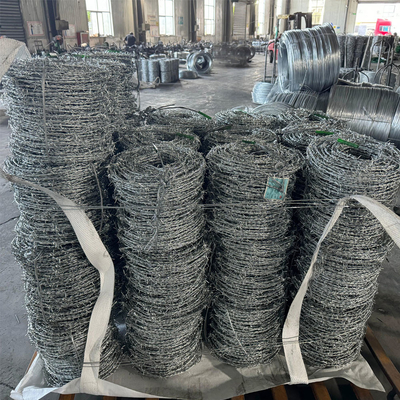Grelha de arame farpado de duplo fio galvanizado padrão BWG16