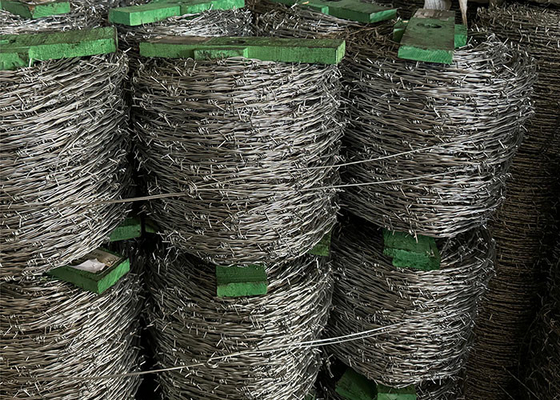 Galvanizado padrão de segurança de arame farpado de torção inversa