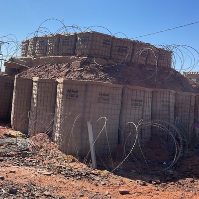 Concertainer preenchido com terra para caixa de gabião soldada galfan como barreiras militares hesco
