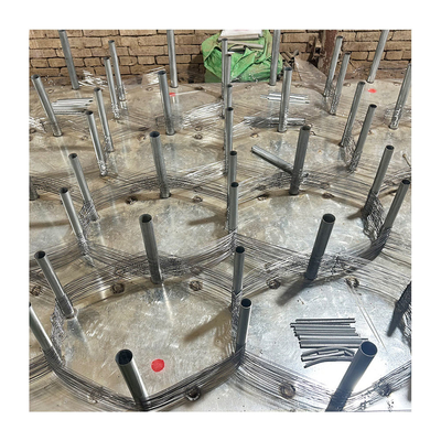 Barreira de tanque de aço galvanizado Rede de ferida de tanque Traços de fio de tecelagem simples Rede de fio de aço carbono personalizado Rússia