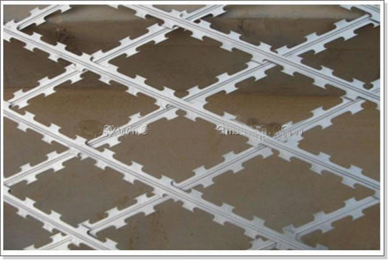 Três camadas que dobram gaiolas galvanizadas da galinha das aves domésticas