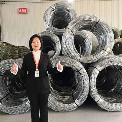 Fábrica Fornecida Concertina Calor Mergulhado Galvanizado Barbante de Barbante Blade Wire BTO-16 Para Ucrânia vedação de proteção de fronteira