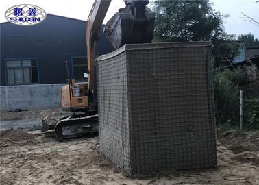 Treino militar defensivo militar da parede SX da areia para a escala de tiro