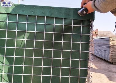 A areia flexível encheu Gabion galvanizado barreiras com o geotêxtil verde