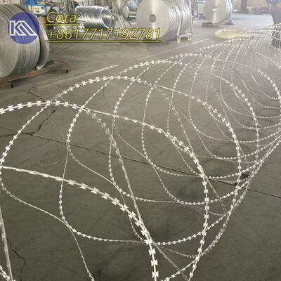 Cerca de proteção de fronteira do país Arame farpado galvanizado BTO 22