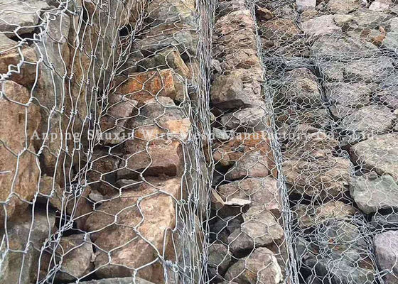 Três gaiolas altas tecidas torção da parede de Gabion do zinco