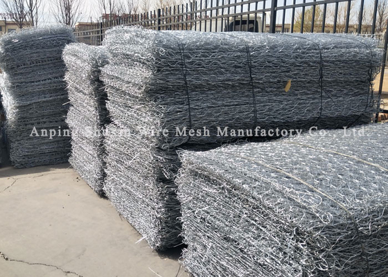 Três a pedra tecida da torção 2.4mm encheu cestas de Gabion para a parede de retenção